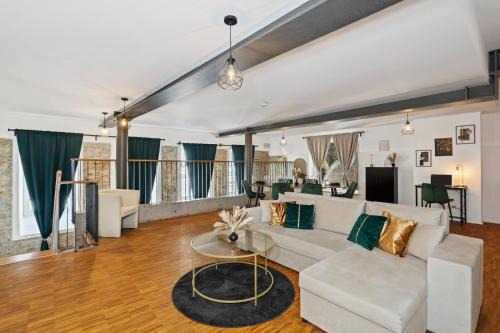 Kitzingen Apartment | flair Alte Brauerei I Altstadt I Parkplatz I Kaffee I Highspeed WLAN I Xbox I Disney plus