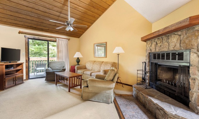 Sapphire Condo | FLASH SALE! Nice 2 Bedroom Near Sapphire Valley Ski Area w/Resort Indoor Pool, WiFi & More