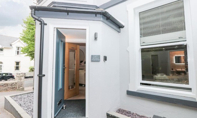 Torquay Apartment | Flat 1 Byfield