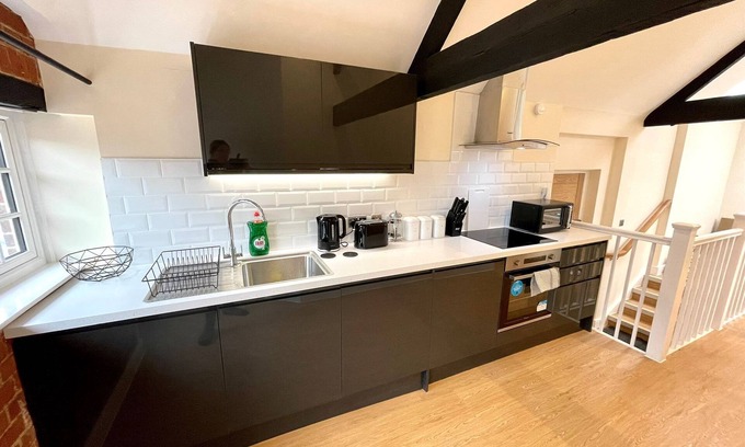 Saffron Walden Apartment | Flat 10A-Cosy & stylish central apartment