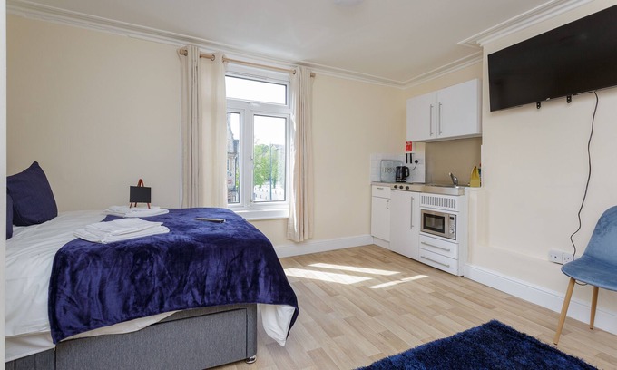 Southampton City Centre Apartment | Flat 2 - Luxury St Mary Apartments