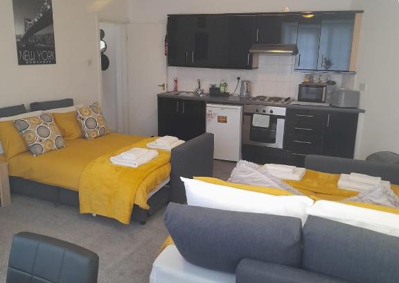 Doncaster Apartment | Flat 4 Corner House