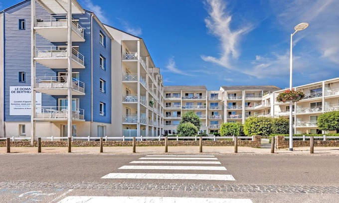 Plougonvelin Apartment | Flat by Pointe St-Mathieu
