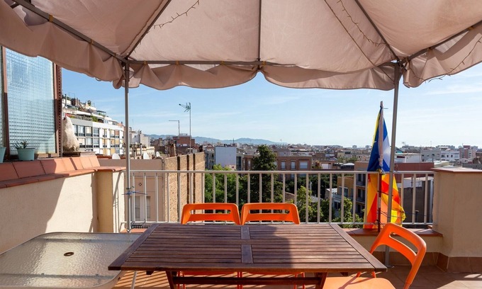 El Camp de l'Arpa del Clot Apartment | Flat in Barcelona professional and student friedly