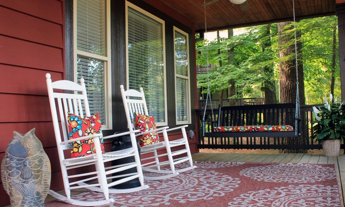 Flat Rock House | Flat Rock Cottage on Beautiful Highland Lake