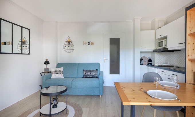 La Baule-Escoublac Apartment | Flat with balcony for 4 - city centre