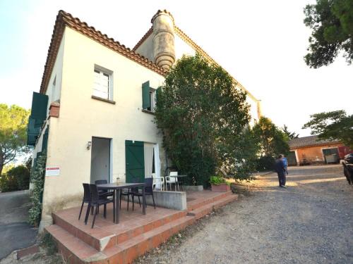 Meze Apartment | Flat with pool in the heart of vineyards, cleaning included