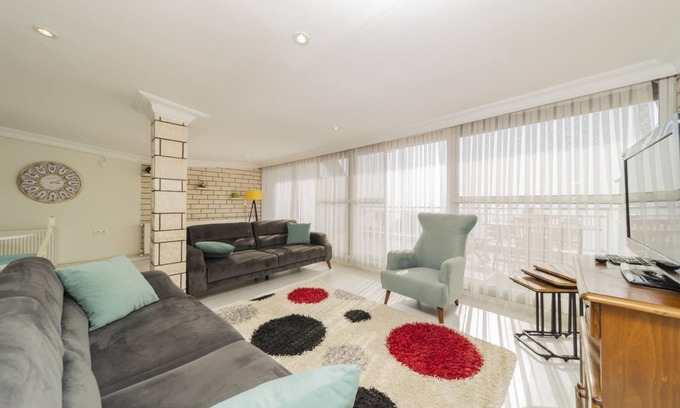 Konyaalti Apartment | Flat with Terrace next to Konyaalti Beach