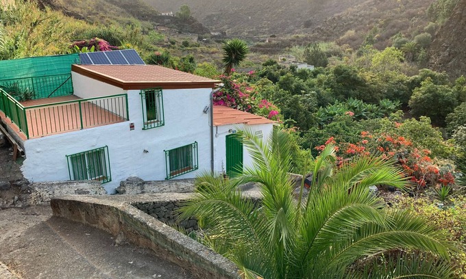 Firgas House | Flatguest Ecofinca Azuaje + Rural + Family & Friends + Peaceful