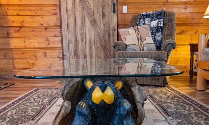 Woods Bay Cabin | Flathead Bear Getaway Cabin - 1 mile to a Flathead Lake Beach