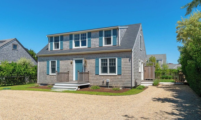 Siasconset House | Flawlessly renovated Sconset home