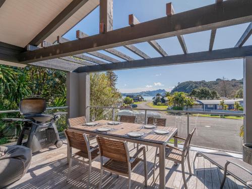 Cooks Beach House | Flaxmill Treasure - Cooks Beach Holiday Home