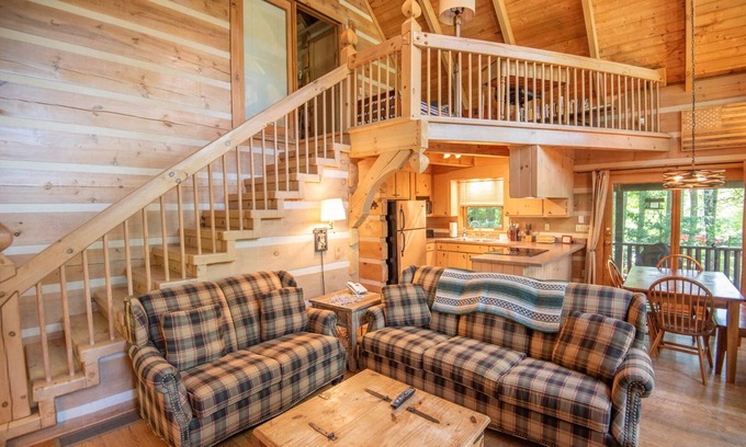 Fleetwood Cabin | Fleetwood Falls Cabin near Boone NC w/Community River Access AND Lake