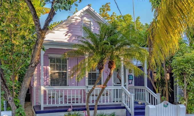 Key West Historic District House | FLEMING-O (Flamingo) Cottage is the perfect getaway