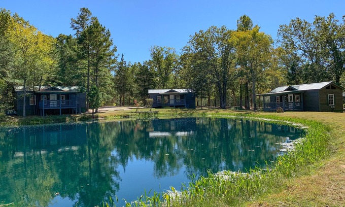Leasburg Cabin | Fletcher's Village Group Cabin rental near Meramec River.
