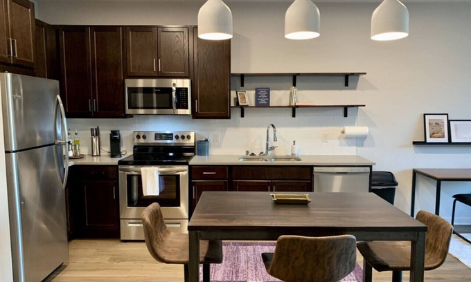 Brown Deer Apartment | Flexhome Brown Deer 1BR G3 - Gym+Pool+Parking