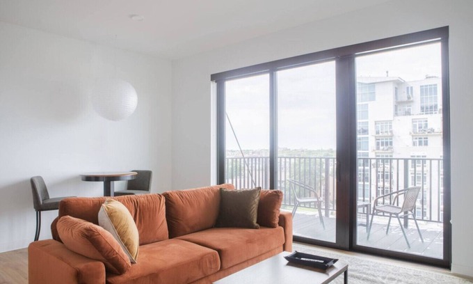 East Town Apartment | Flexhome East Side 1BR NO7 - Balcony+Pool+Gym