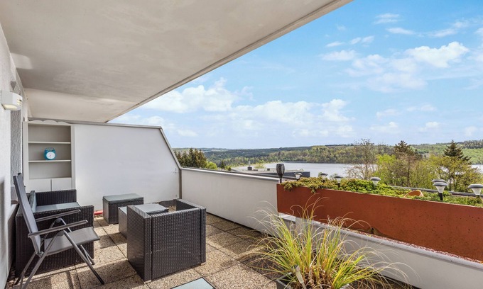 Langscheid Apartment | Flexi Home - Balcony | Lake View | High-Speed WiFi