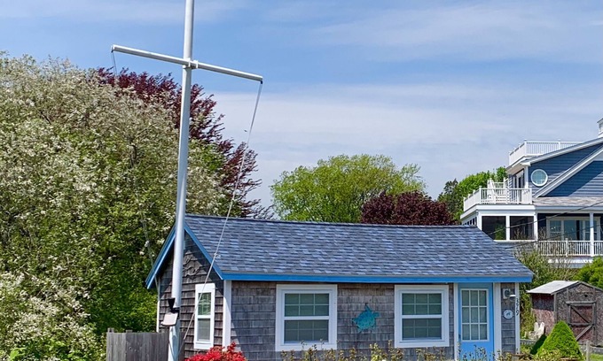 Snug Harbor Cottage | Flexible Cancellation! The Snug Cottage -Snug Harbor - East Matunuck, RI