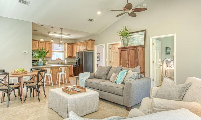 San Juan House | Flip Flop Cottage – Free Golf + Pet-Friendly + Close to Seaside!