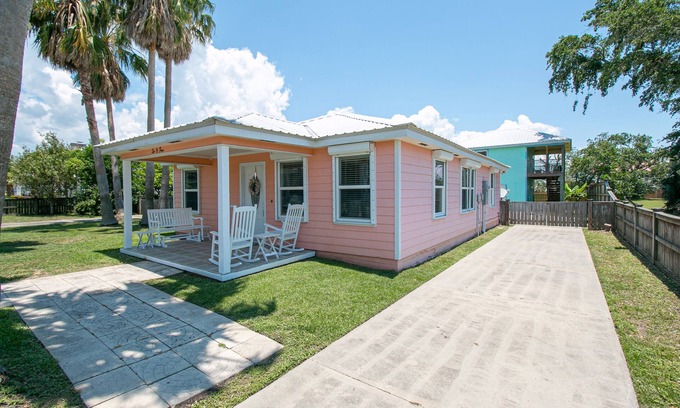 Gulfport Apartment | Flirty Flamingo, Too! 1 bedroom with in-ground pool!