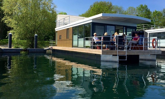 Vynen House | Floating 44 in Xanten - Boot 5 - Floating 44 Komfortable Hausboote bei Xanten mit Tollem Seeblick