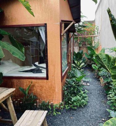 Ninh Kieu House | Floating market cabin
