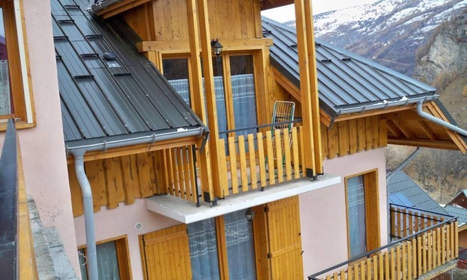 Valloire Apartment | Floor -2, balcony, parking, ski locker, 74m², Valloire