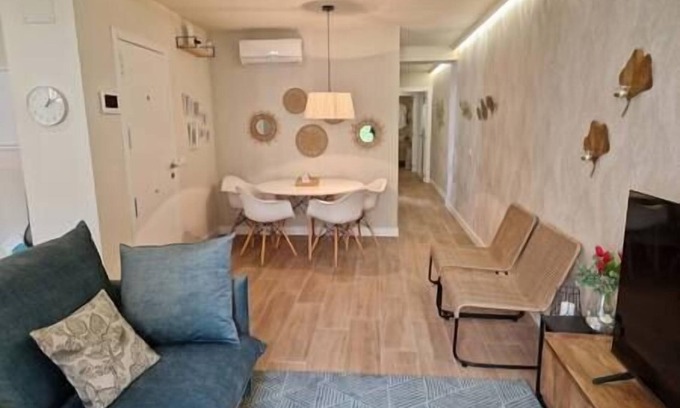 Capuchinos Apartment | Floor No. 2 - Oliva Apartments Gracia, Piso N°2 - Virgen de Gracia Apts