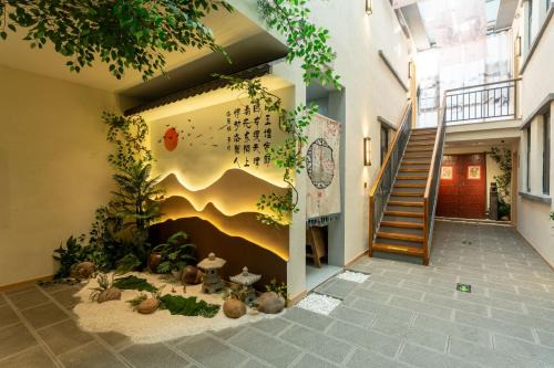 Luoyang House | Floral Hotel Dongmoshang B&B, Lijingmen Cross Street, Luoyi Ancient City