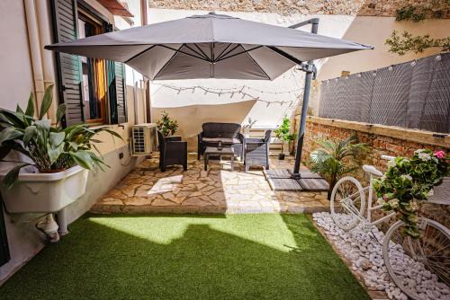 Santissima Annunziata Apartment | Florence Garden Suite