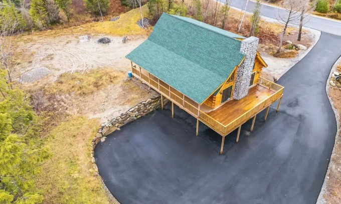 Mount Sunapee House | Flores Lodge
