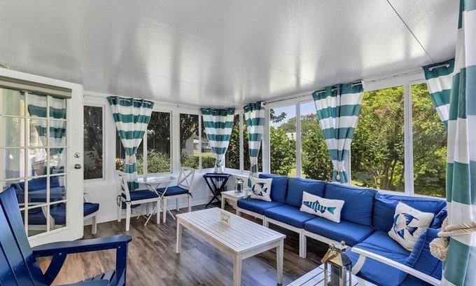 Madeira Beach House | Florida Beachside Home 2 Bedroom 2 Bath