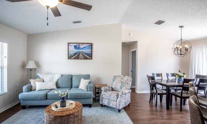 Tavares House | Florida's Finest: Lakefront Home