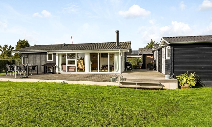 Hejlsminde Strand House | "Florina" - 700m from the sea by Interhome