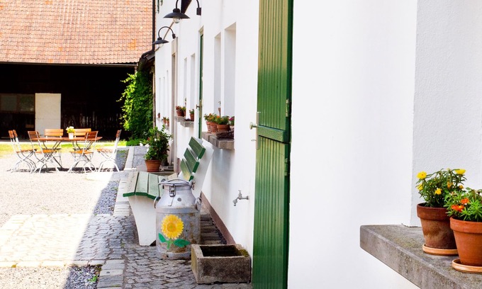Redwitz an der Rodach Apartment | Flösserstube, cozy apartment on the ground floor of a four-sided courtyard with a view of the garden