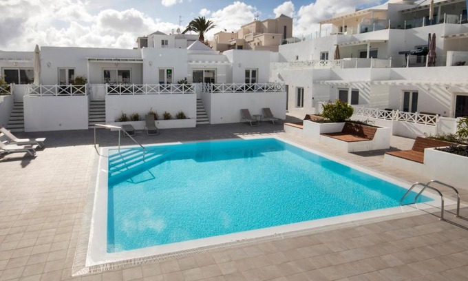 Playa del Cable Apartment | Flower Beach suite Pool