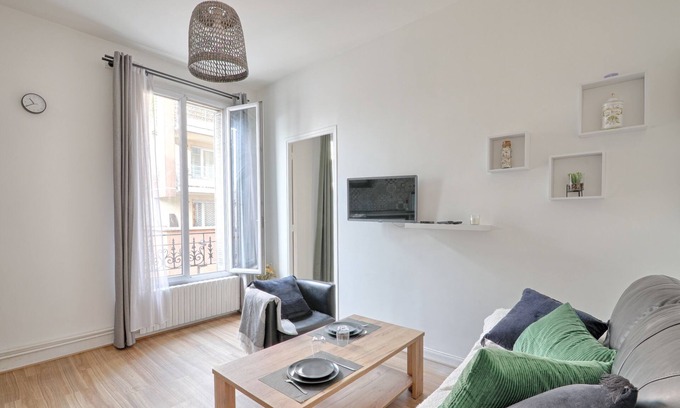 Vitry-sur-Seine Apartment | Flower's Power - Appt pour 2