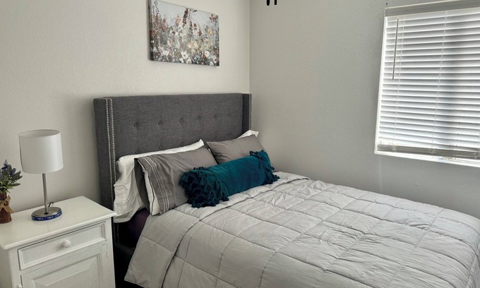 Southridge Village House | Fontana Cottage Home 3 bedroom