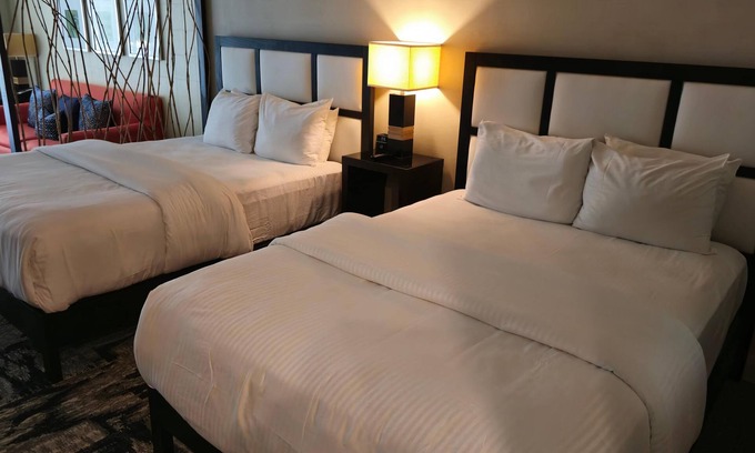 Ludlam Condo | Foodie Paradise in Downtown Doral – Large Studio