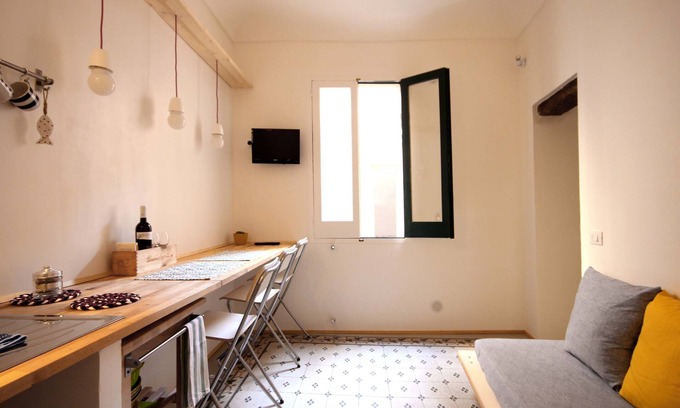 Trapani City Centre Apartment | for tourist use apartment: Textures tramari