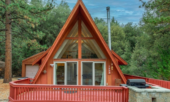 Pine Mountain Club Cabin | Forest Dream Retreat: A-Frame Cabin/Hot Tub/Games