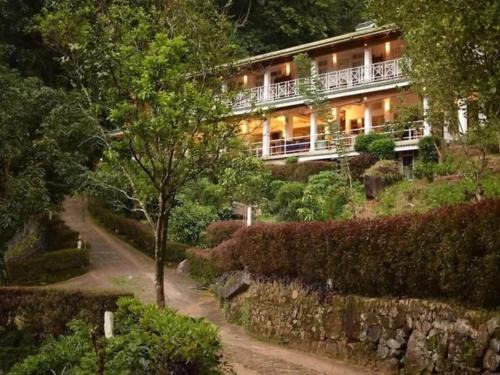 Ginigathena Hotel | Forest Edge Hotel