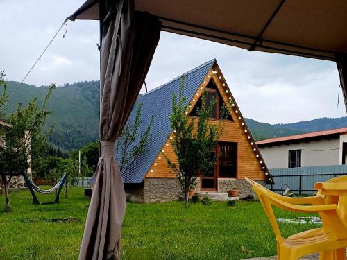 Likani Ski Chalet | Forest hut