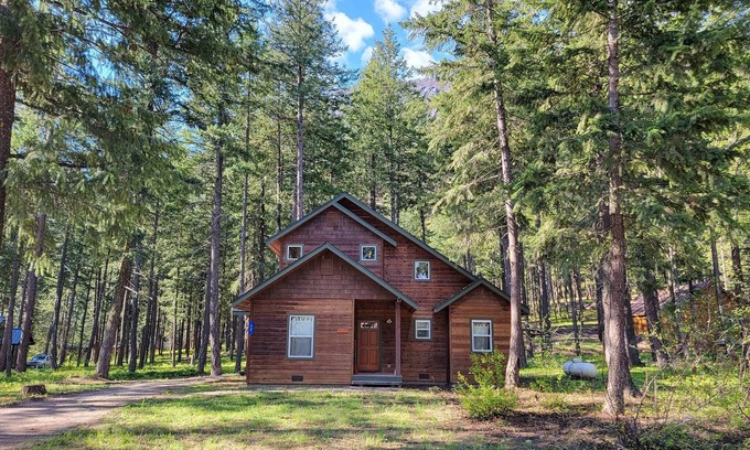 Winthrop Cabin | Forest Meadow Cabin S