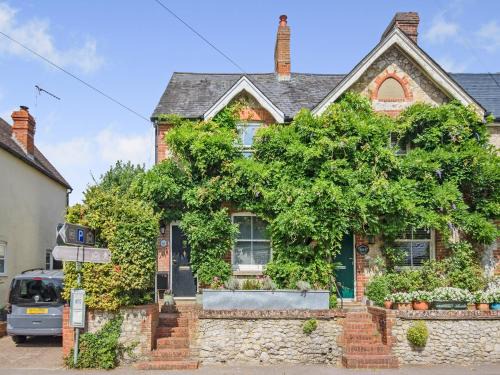 Selborne House | Foresters Rest