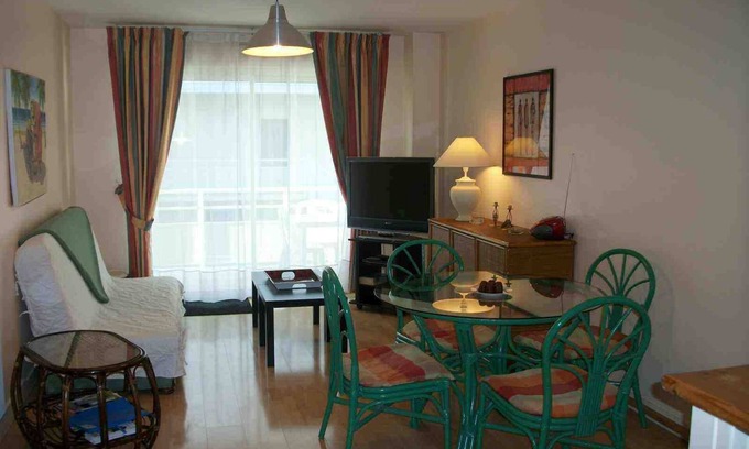 La Rochelle City Centre Apartment | Forget your car, everything can be done on foot or by boat
