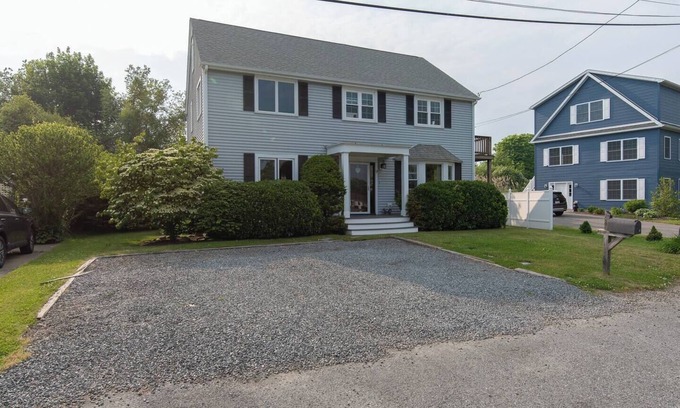 Narragansett House | Forget your worries in this spacious and serene space
