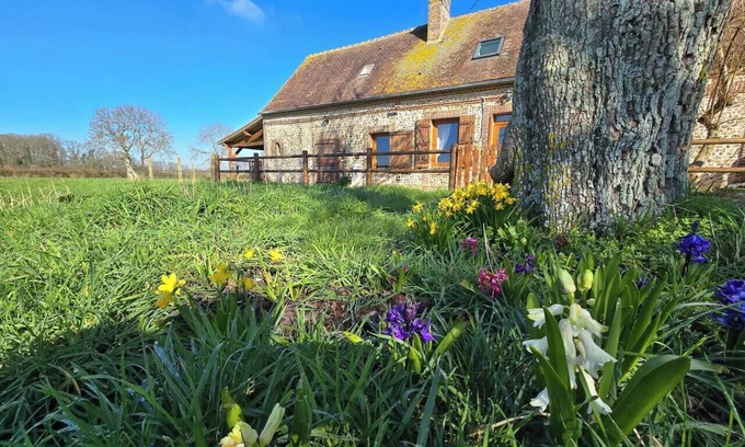 Saint-Michel-Tubœuf House | Former hunting lodge, calm & nature