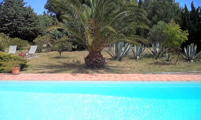 Narbonne House | Former sheepfold with swimming pool, among the pines, near the sea.